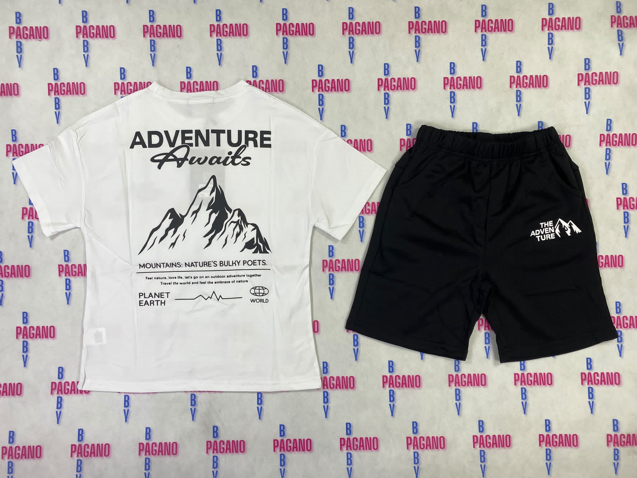Completino ADVENTURE AWAITS